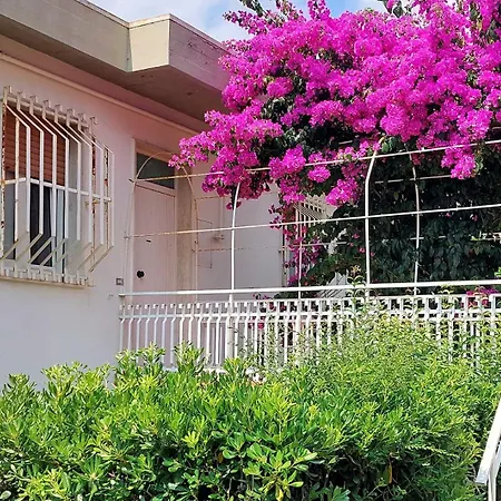 Apartment La Bouganville