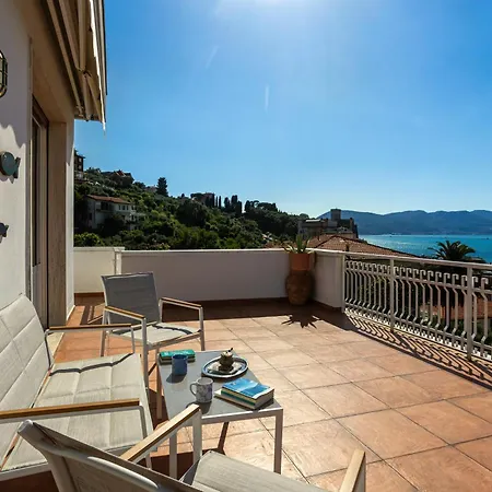 Apartment La Bouganville